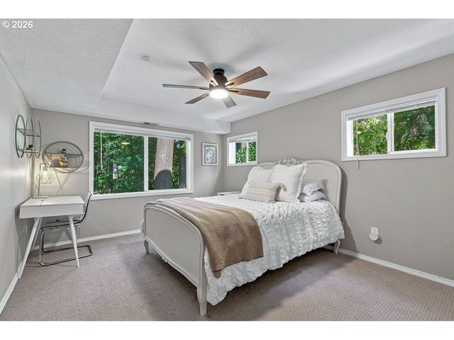 9765 Sw 163RD Ave, Beaverton, OR 97007