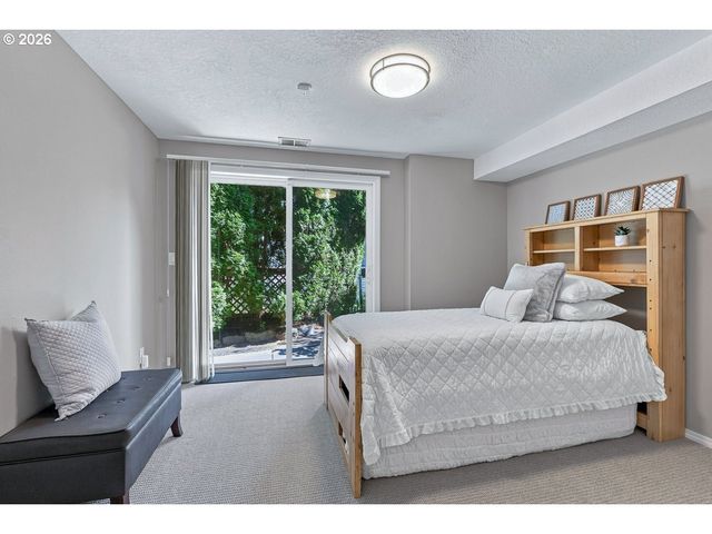 9765 Sw 163RD Ave, Beaverton, OR 97007