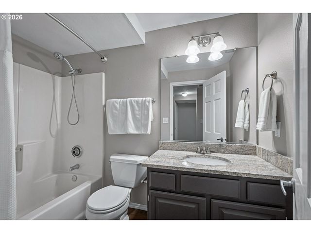 9765 Sw 163RD Ave, Beaverton, OR 97007
