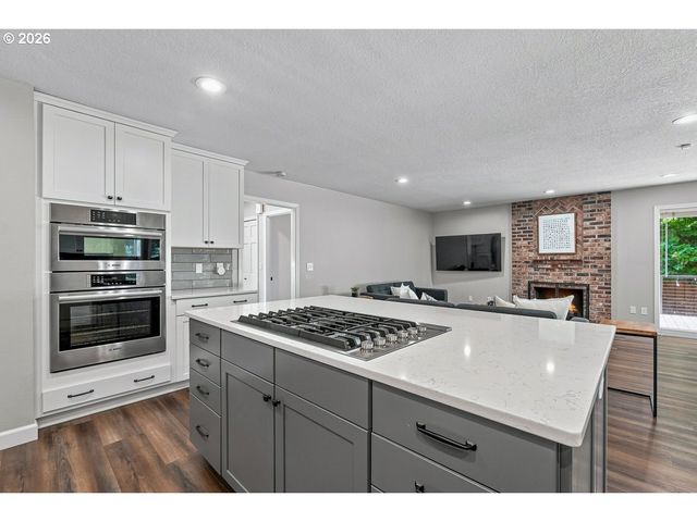 9765 Sw 163RD Ave, Beaverton, OR 97007
