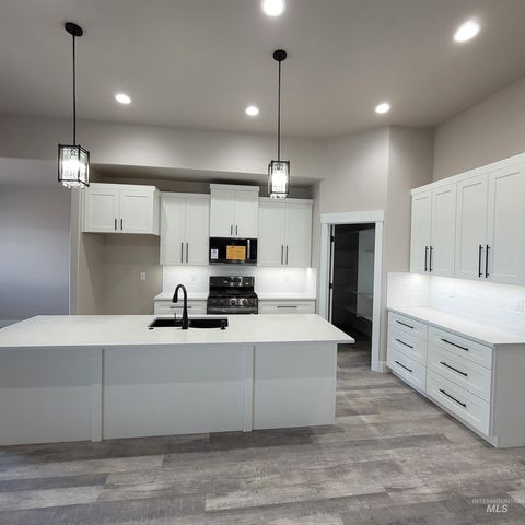 962 Canal Street, Twin Falls, ID 83301