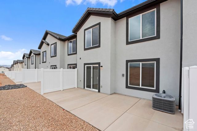 3318 E DUNGEON DR, Washington, UT 84780