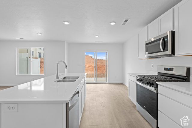 3318 E DUNGEON DR, Washington, UT 84780