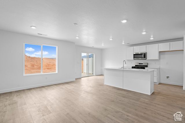 3318 E DUNGEON DR, Washington, UT 84780