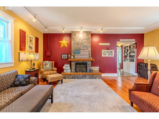 824 Nw MIGNONETTE Ave, Gresham, OR 97030