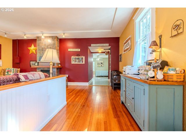 824 Nw MIGNONETTE Ave, Gresham, OR 97030