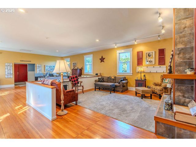 824 Nw MIGNONETTE Ave, Gresham, OR 97030