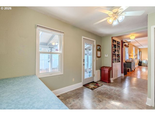 824 Nw MIGNONETTE Ave, Gresham, OR 97030