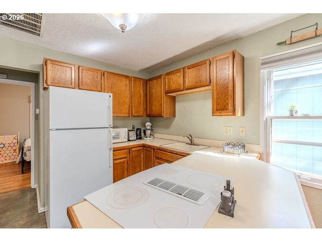 824 Nw MIGNONETTE Ave, Gresham, OR 97030