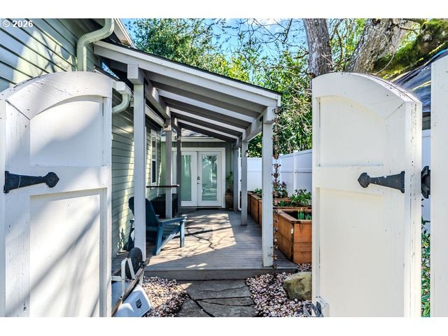 824 Nw MIGNONETTE Ave, Gresham, OR 97030