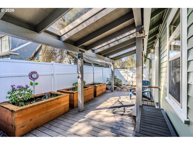 824 Nw MIGNONETTE Ave, Gresham, OR 97030