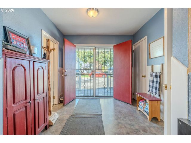 824 Nw MIGNONETTE Ave, Gresham, OR 97030