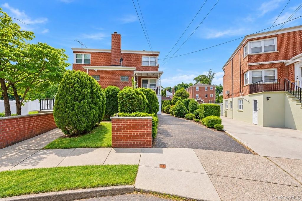 17 Abner Place, Yonkers, NY 10704 — exterior