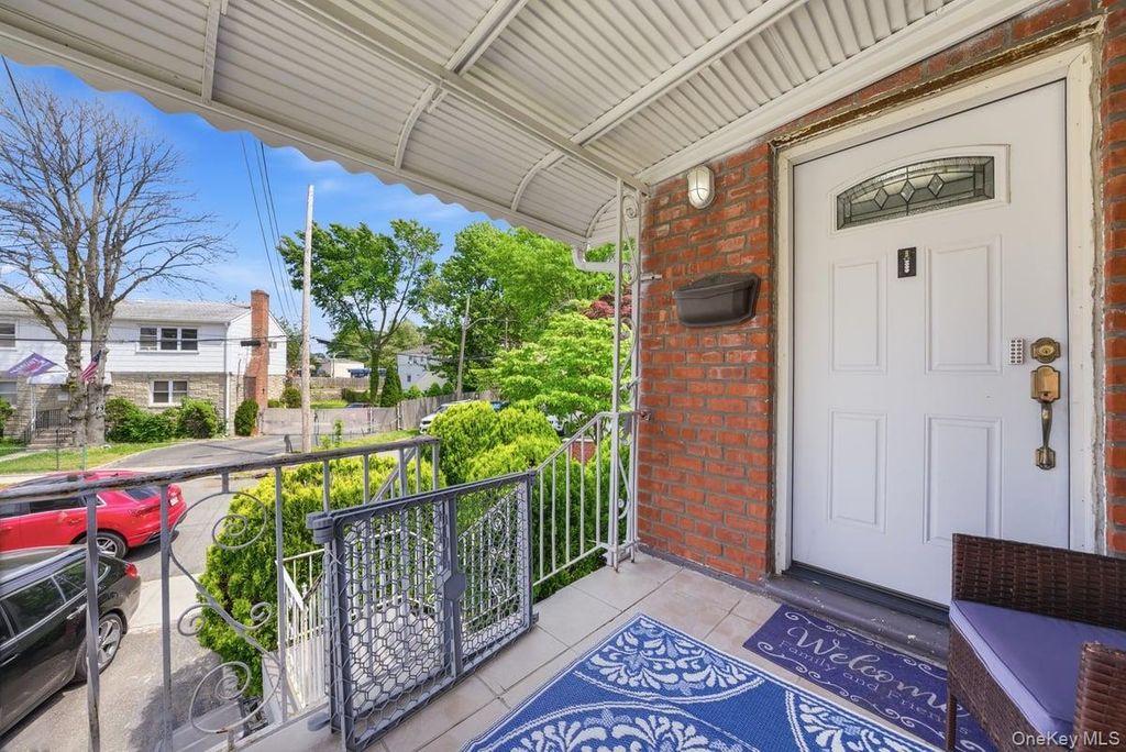 17 Abner Place, Yonkers, NY 10704 — photo 3