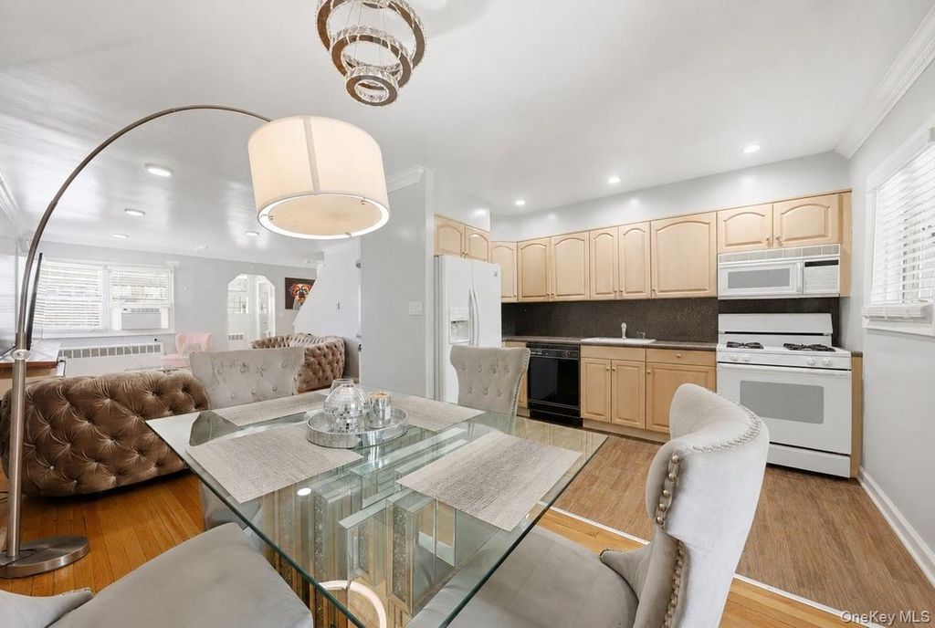 17 Abner Place, Yonkers, NY 10704 — photo 5