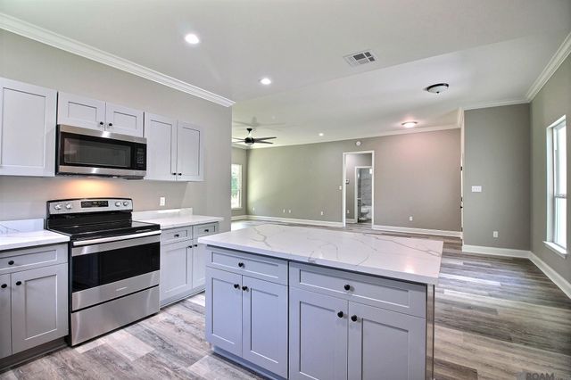 4511 Trinity Estates Road, Baker, LA 70714