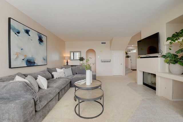 11250 Caminito Aclara, San Diego, CA 92126