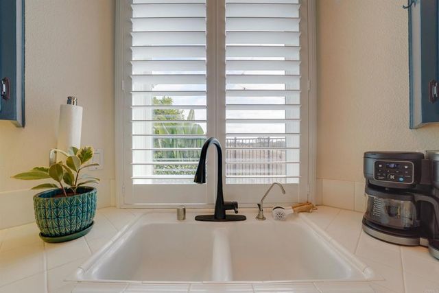 11250 Caminito Aclara, San Diego, CA 92126