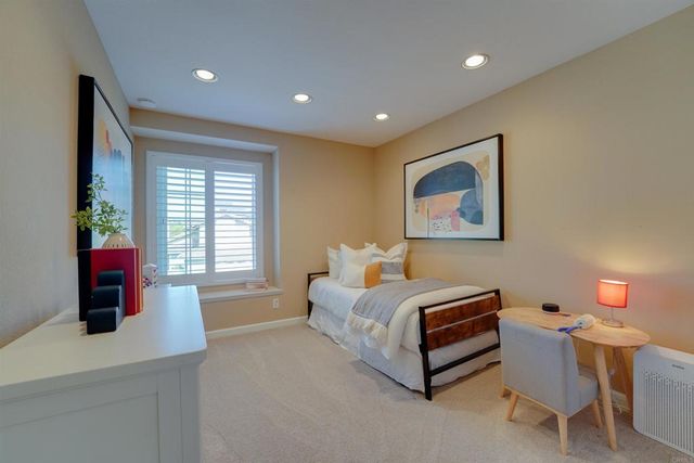 11250 Caminito Aclara, San Diego, CA 92126