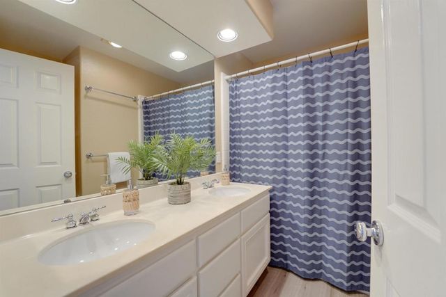 11250 Caminito Aclara, San Diego, CA 92126