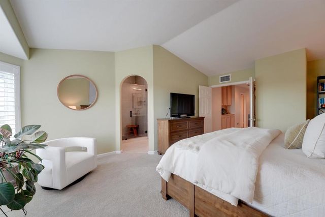 11250 Caminito Aclara, San Diego, CA 92126