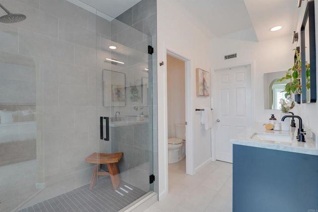 11250 Caminito Aclara, San Diego, CA 92126