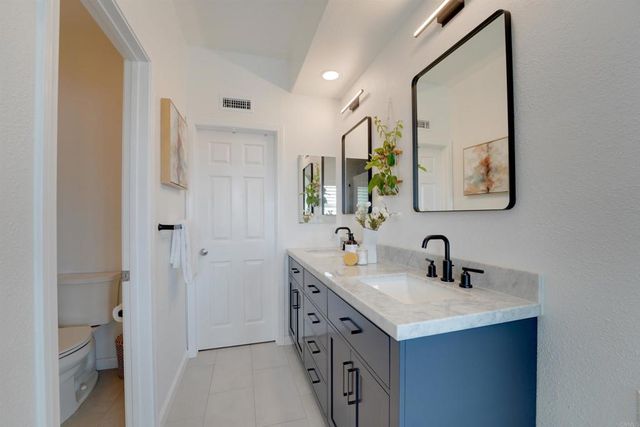11250 Caminito Aclara, San Diego, CA 92126