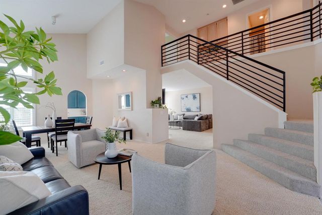 11250 Caminito Aclara, San Diego, CA 92126