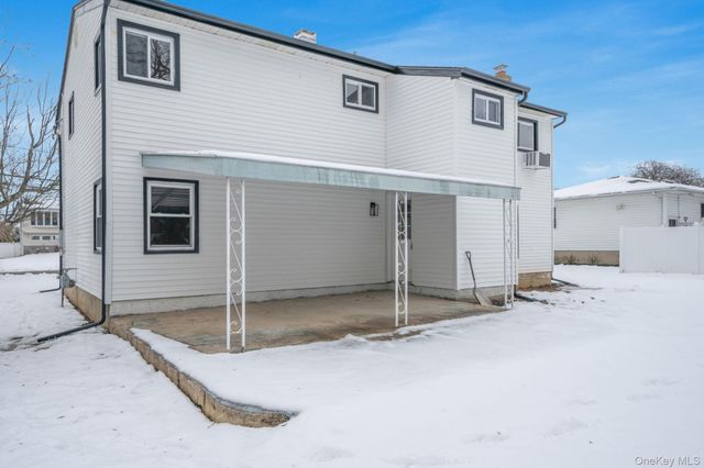 104 Harrisburg Street, Bay Shore, NY 11706