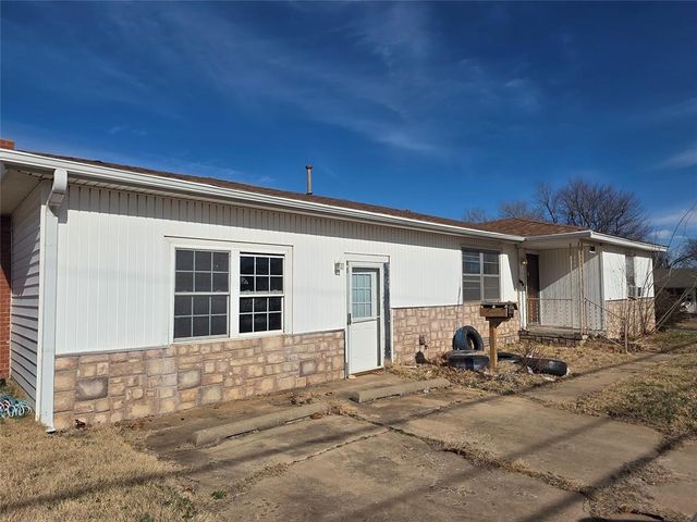 109 W Vandament Avenue, Yukon, OK 73099