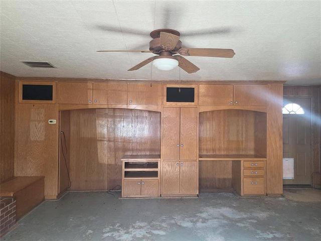 109 W Vandament Avenue, Yukon, OK 73099