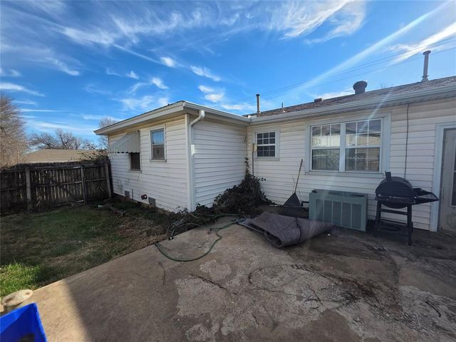 109 W Vandament Avenue, Yukon, OK 73099
