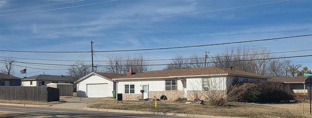 109 W Vandament Avenue, Yukon, OK 73099