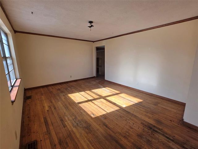 109 W Vandament Avenue, Yukon, OK 73099