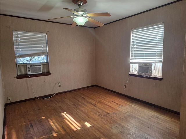 109 W Vandament Avenue, Yukon, OK 73099