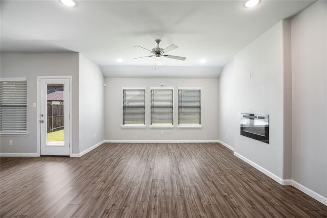 218 Brookview Drive, Lavon, TX 75166