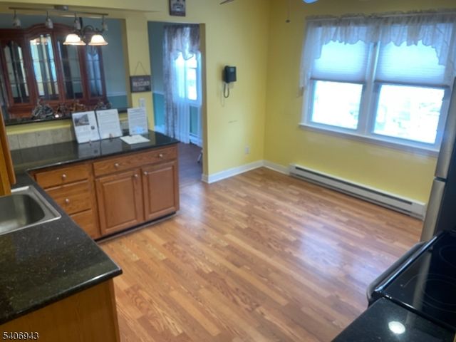 8 Diana Ct, Lebanon Twp., NJ 07830