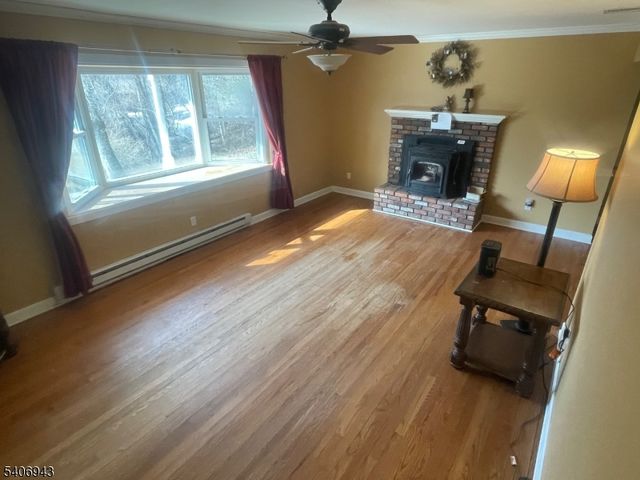 8 Diana Ct, Lebanon Twp., NJ 07830