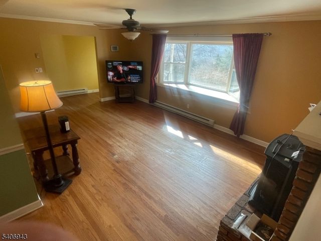 8 Diana Ct, Lebanon Twp., NJ 07830