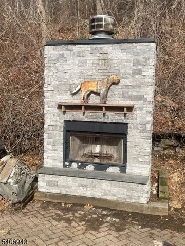 8 Diana Ct, Lebanon Twp., NJ 07830