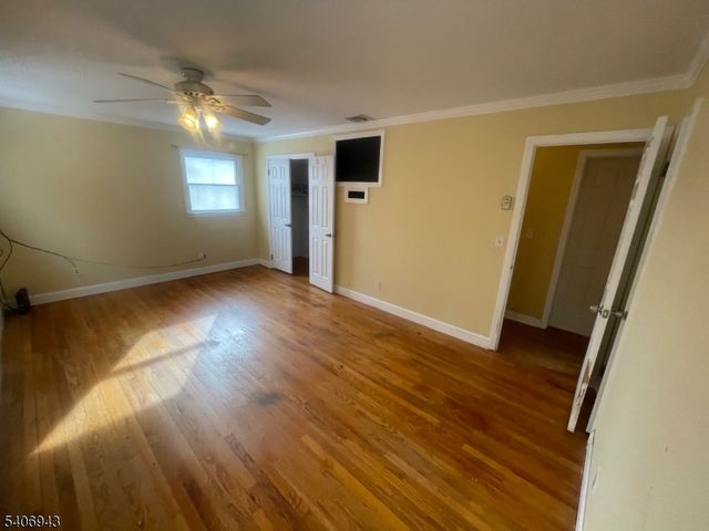 8 Diana Ct, Lebanon Twp., NJ 07830