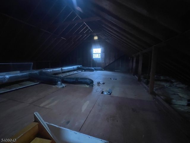 8 Diana Ct, Lebanon Twp., NJ 07830