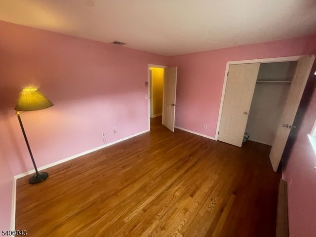 8 Diana Ct, Lebanon Twp., NJ 07830