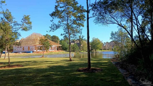4235 Soundside Dr, Gulf Breeze, FL 32563