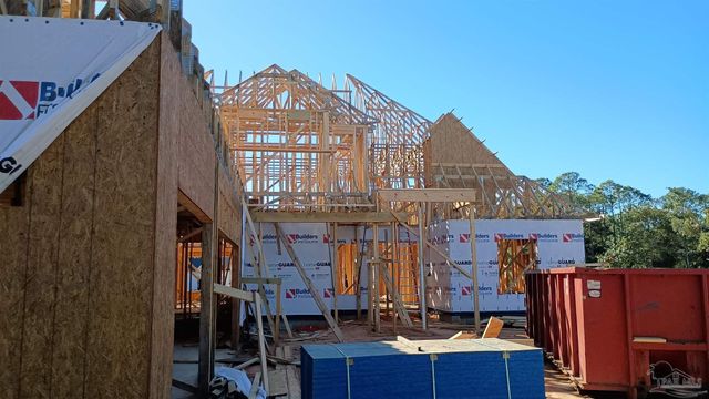 4235 Soundside Dr, Gulf Breeze, FL 32563