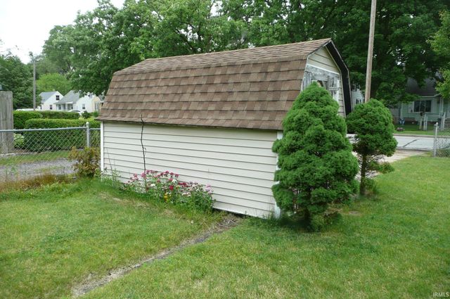 2057 Riverside Drive, South Bend, IN 46616