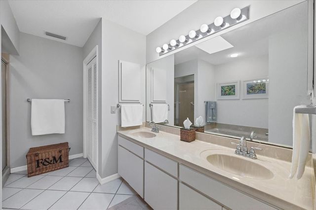 10 WINDWARD COURT, Placida, FL 33946