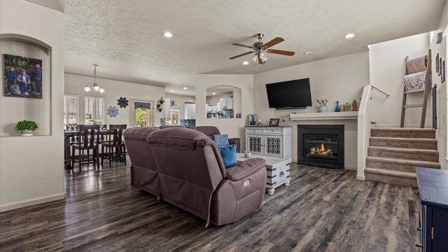 193 Winter Hawk Drive, Grand Junction, CO 81503