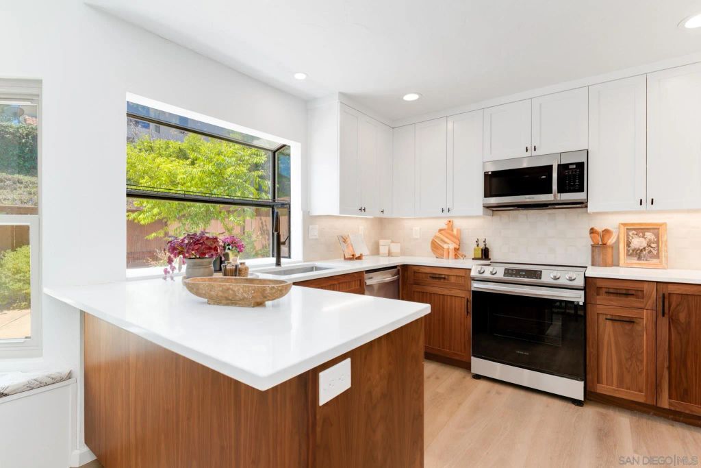 721 Summersong Ln, Encinitas, CA 92024