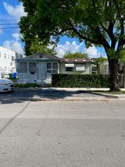 1239 NW 60th St, Miami, FL 33142